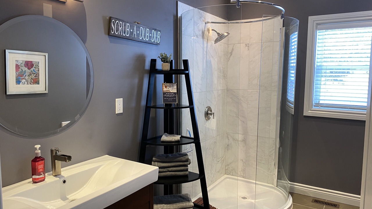Photo of Bathroom in Gravenhurst
