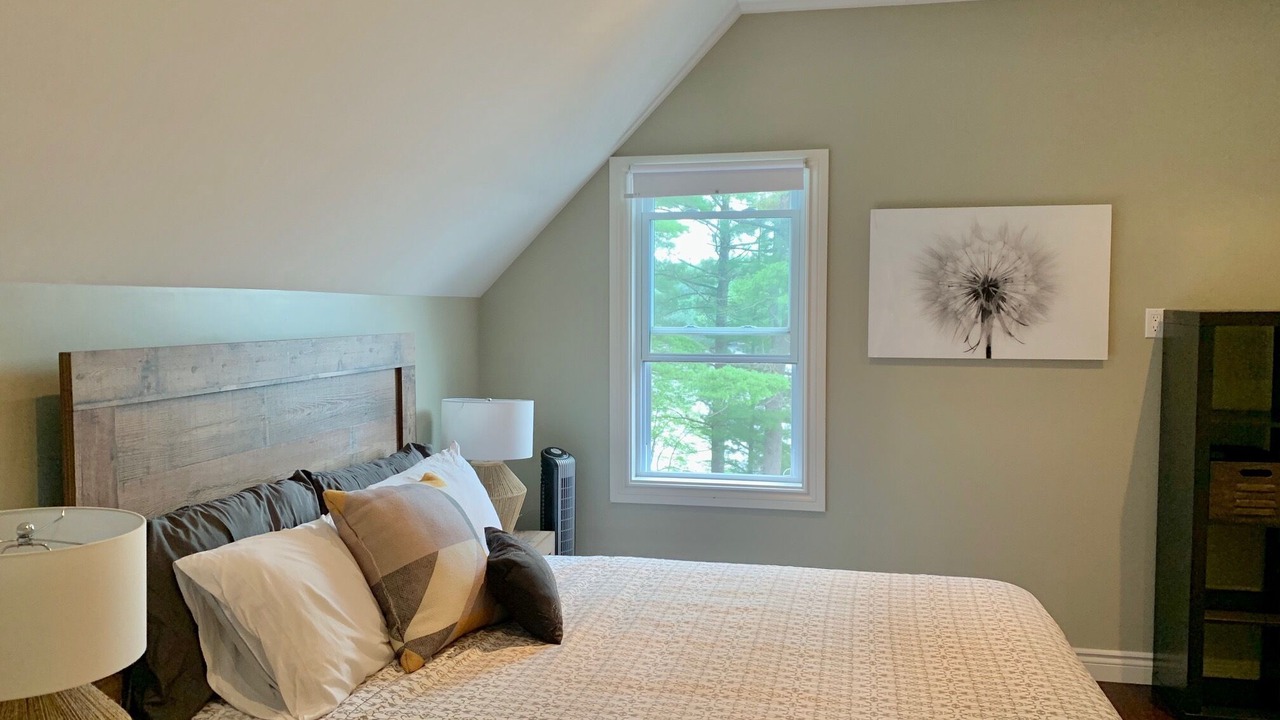 Photo of Bedroom in Gravenhurst