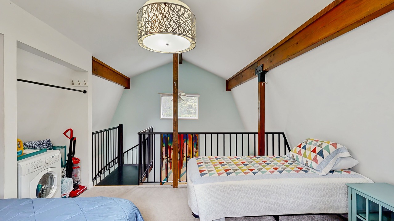 Photo of Bedroom in Alyeska