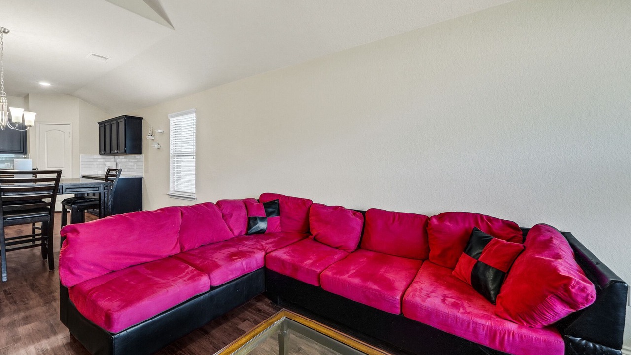 Photo of Livingroom in Channelview