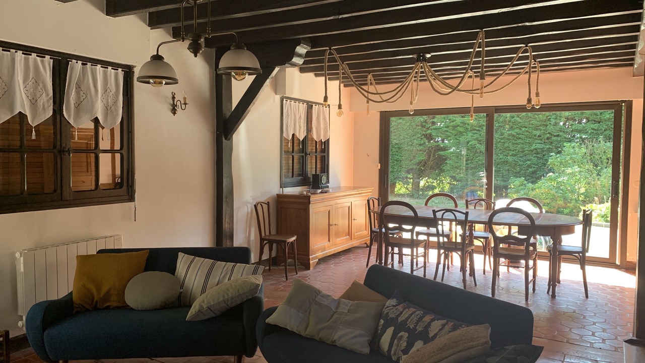 Photo of Livingroom in Theuville-aux-Maillots