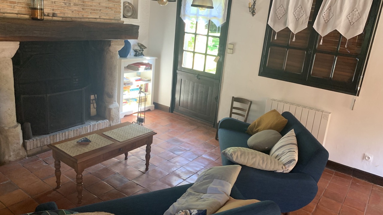Photo of Livingroom in Theuville-aux-Maillots