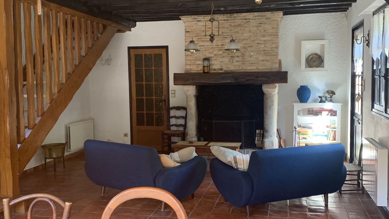 Photo of Livingroom in Theuville-aux-Maillots