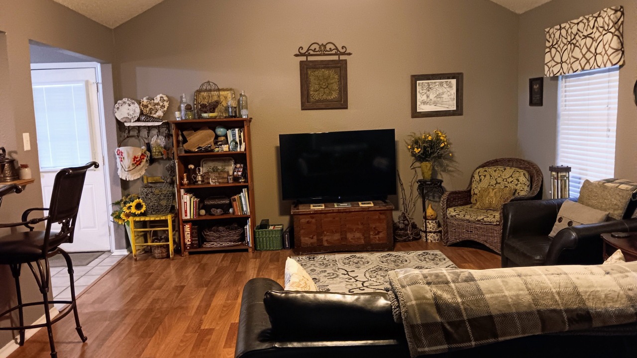 Photo of Livingroom in Canton