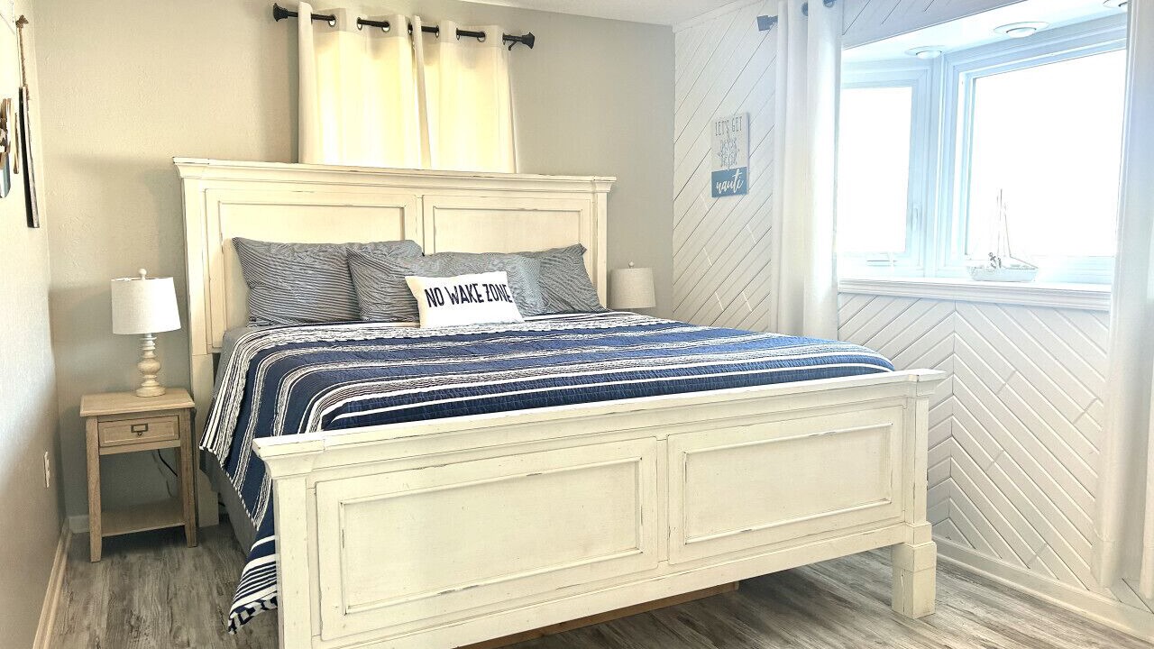 Photo of Bedroom in Sunrise Beach