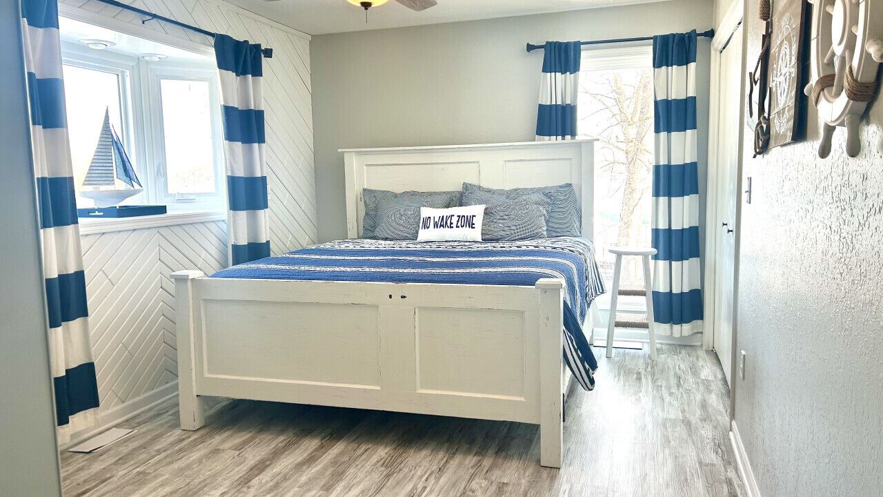 Photo of Bedroom in Sunrise Beach