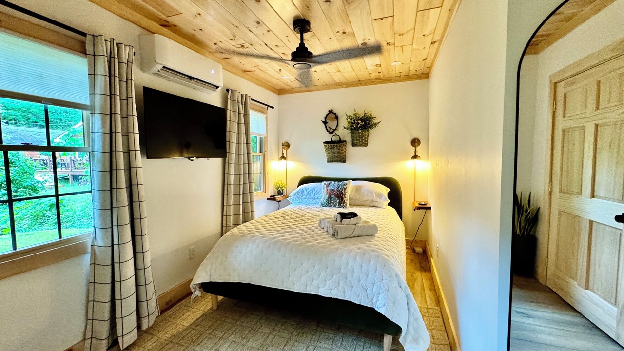 Photo of Bedroom in Town of Webb