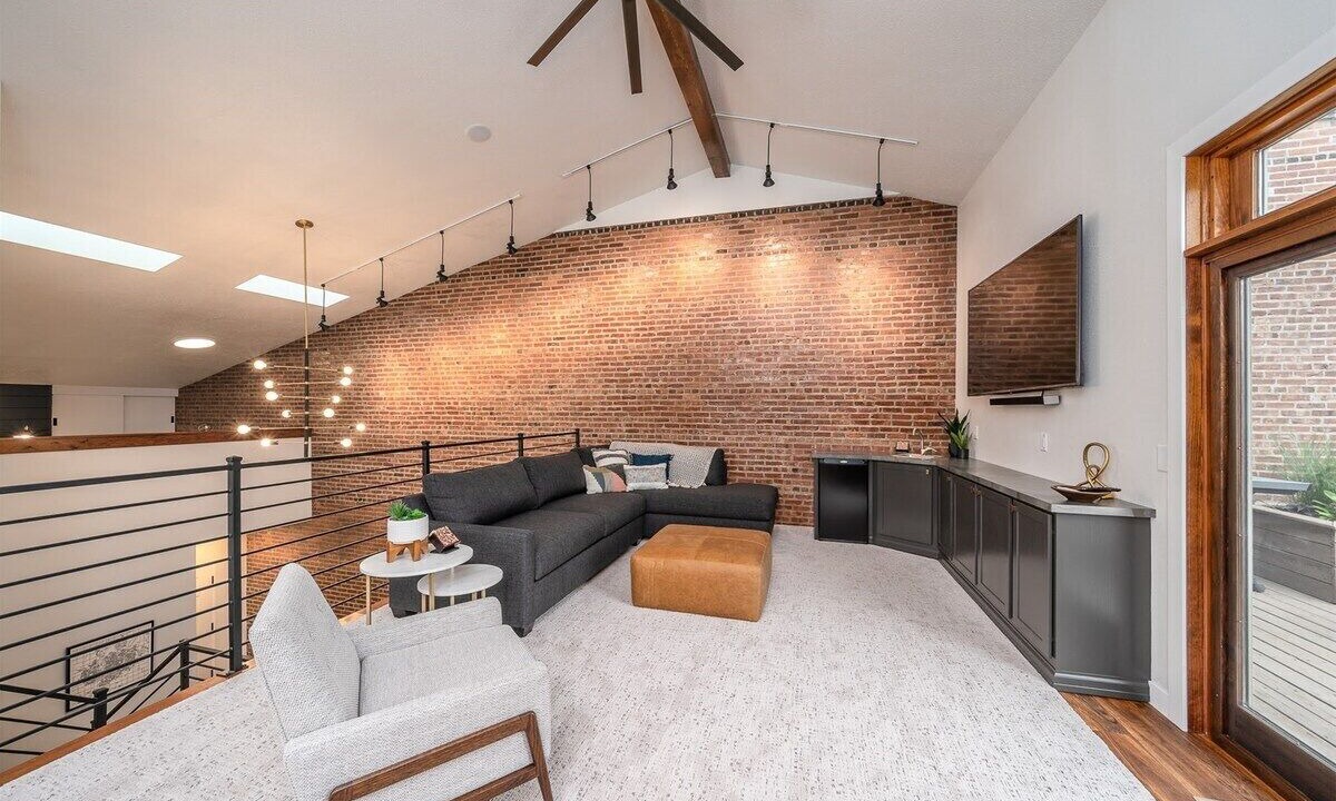 Photo of Livingroom in Downtown