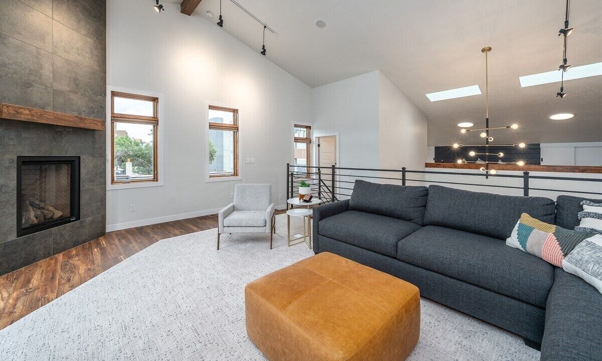 Photo of Livingroom in Downtown