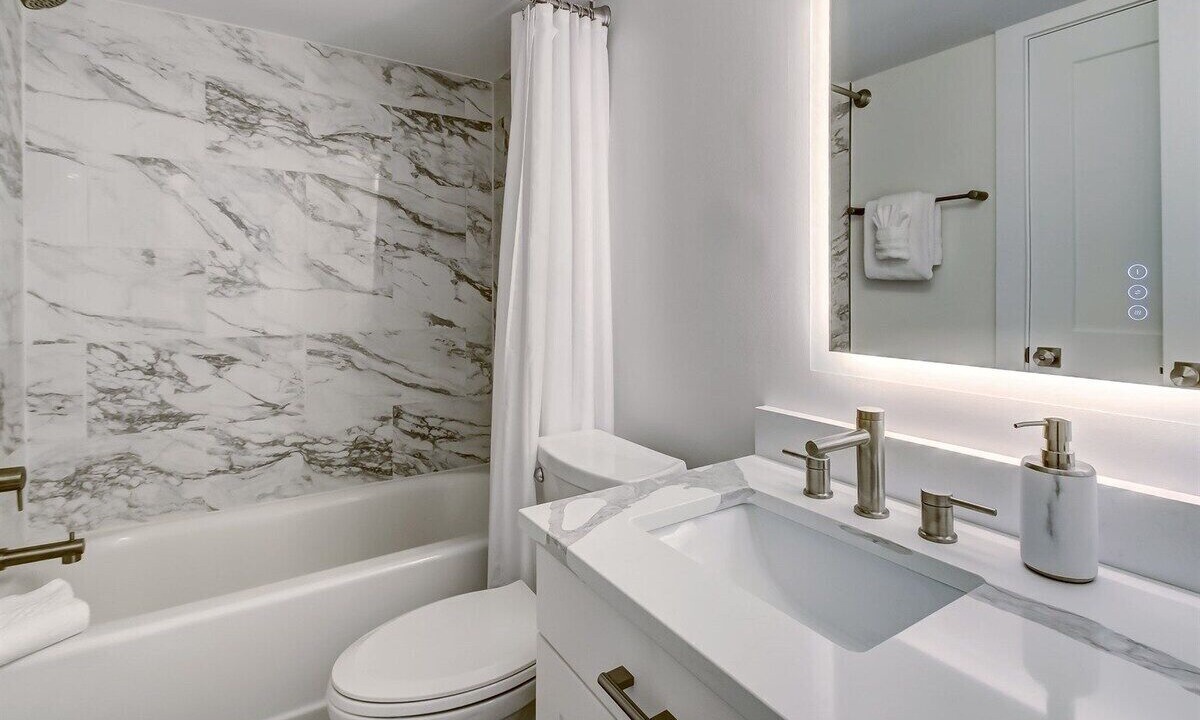 Photo of Bathroom in Fernandina Beach