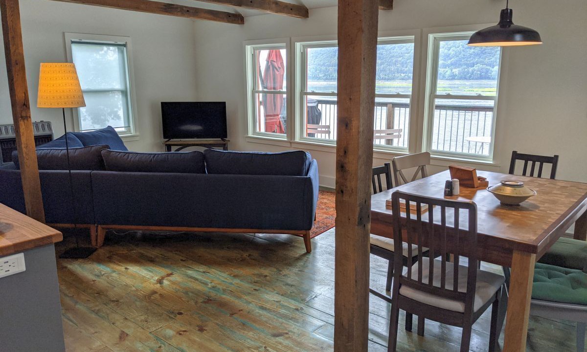 Photo of Livingroom in Dauphin
