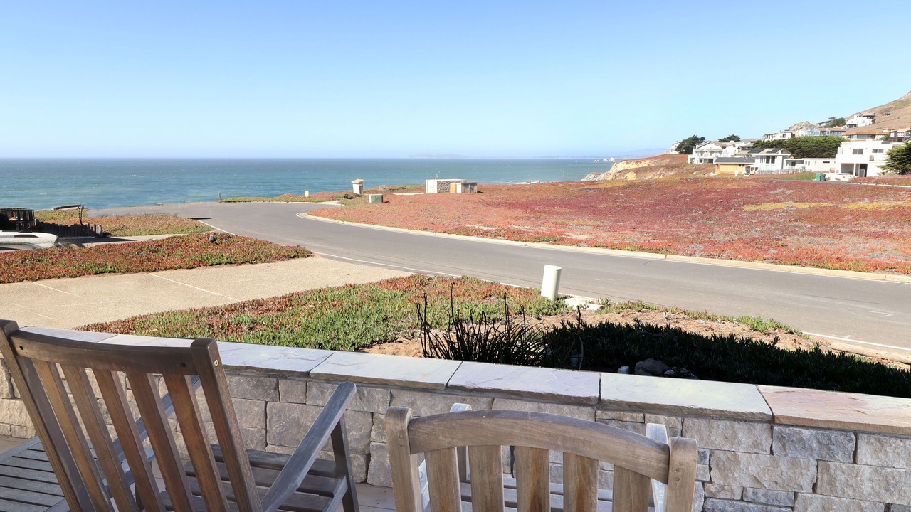 Photo of Patio Balcony in Dillon Beach