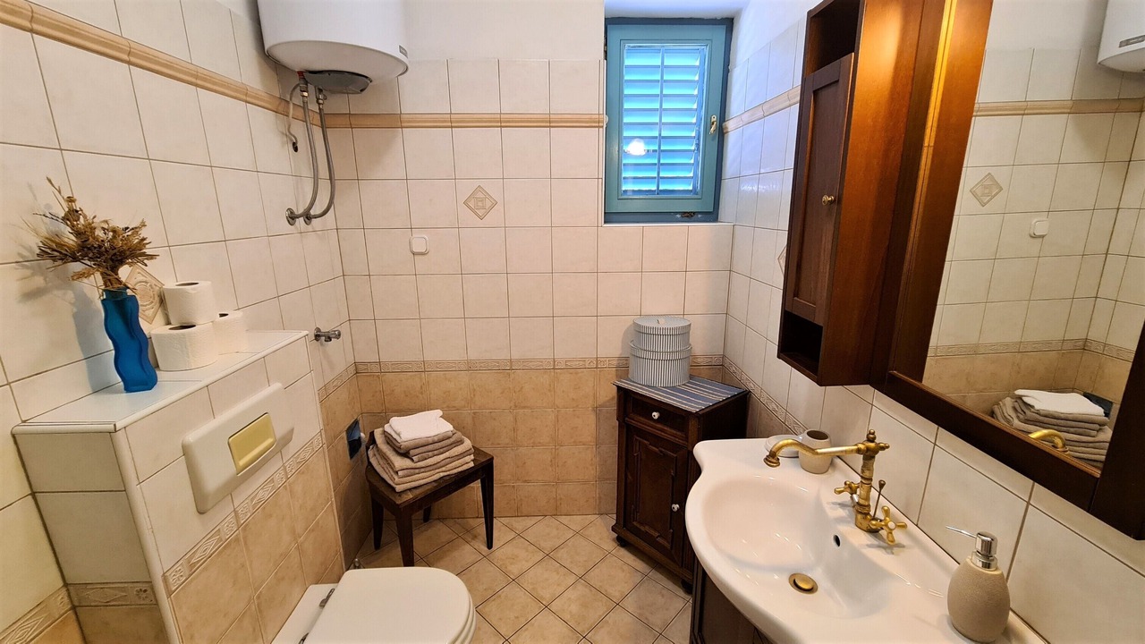 Photo of Bathroom in Fuskulin