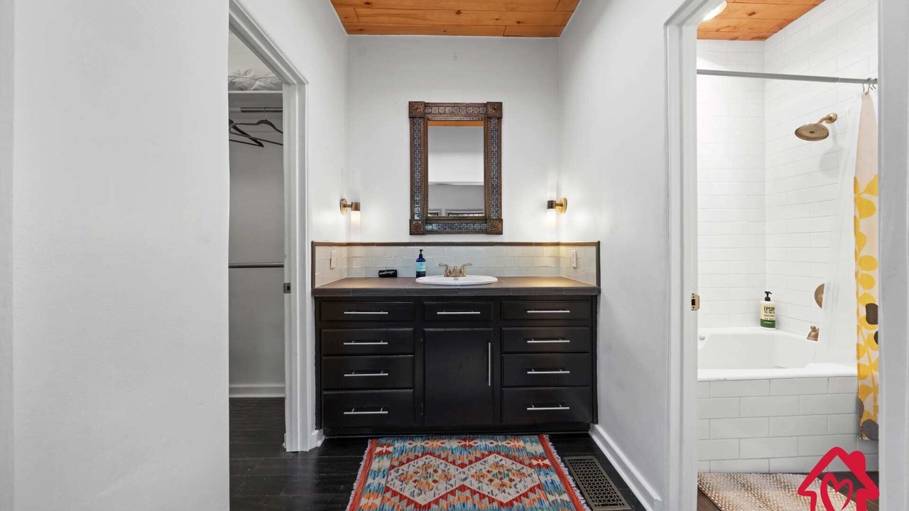 Photo of Bathroom in Albuquerque