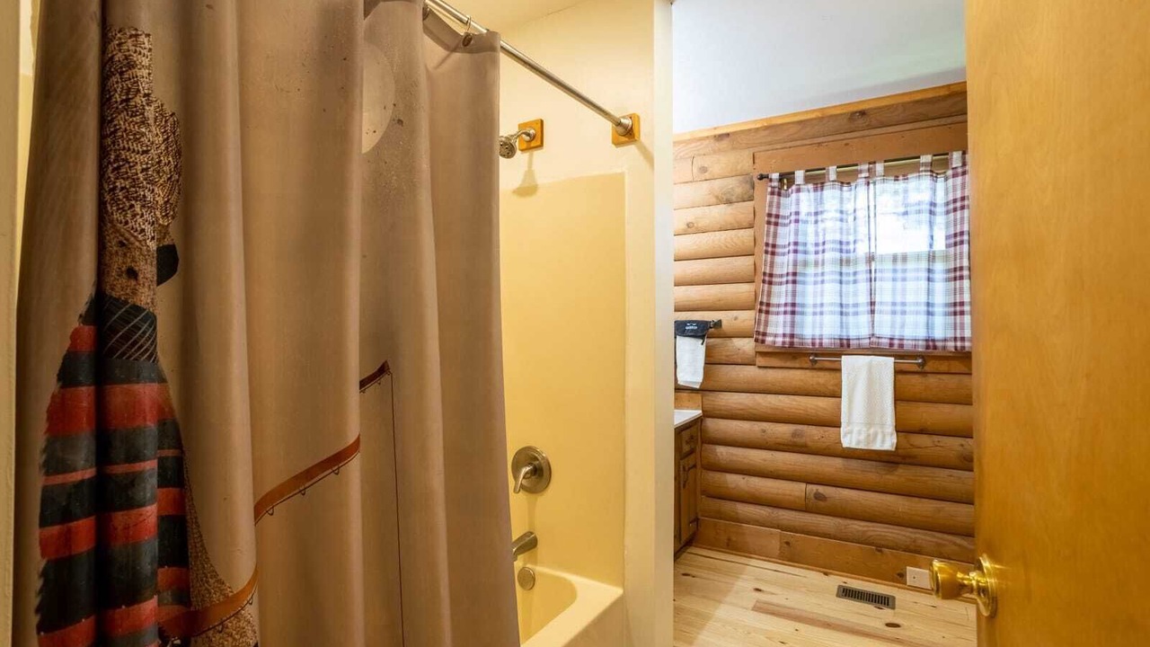 Photo of Bathroom in Todd