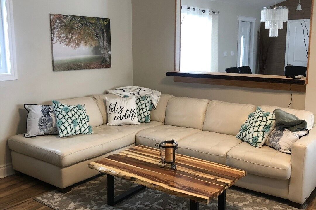 Photo of Livingroom in Campbellford