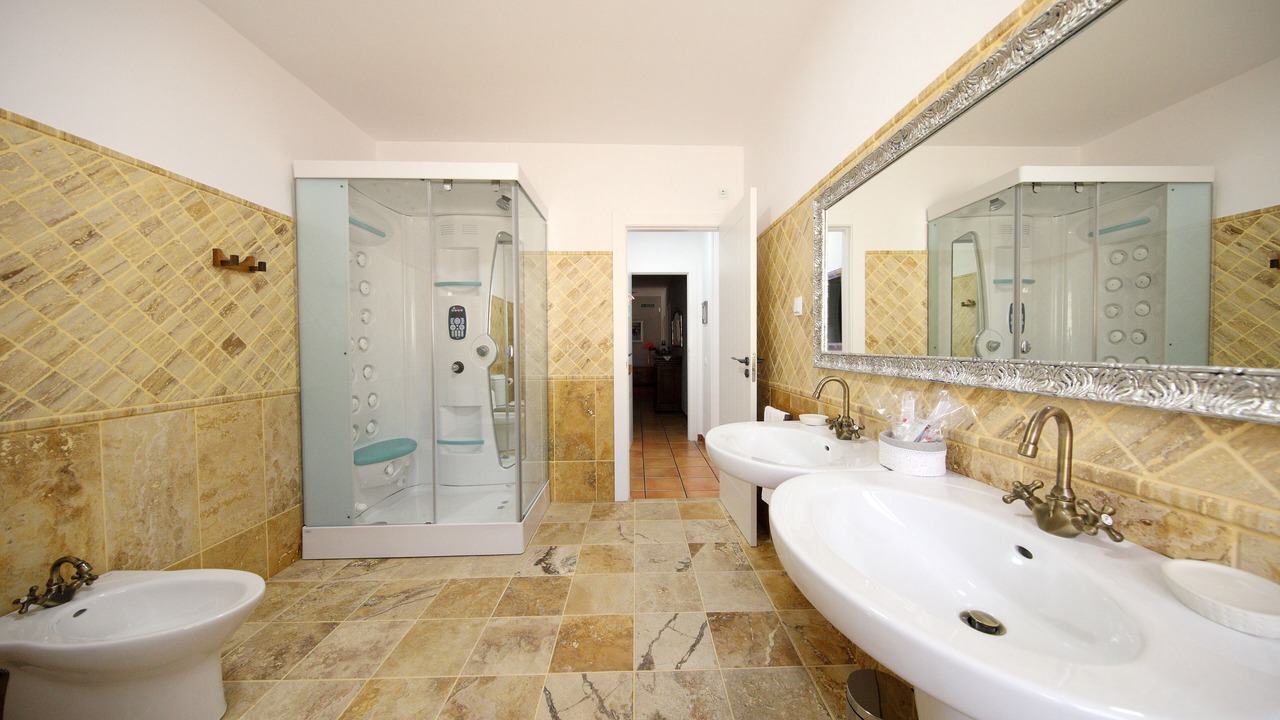 Photo of Bathroom in Villalba de la Sierra