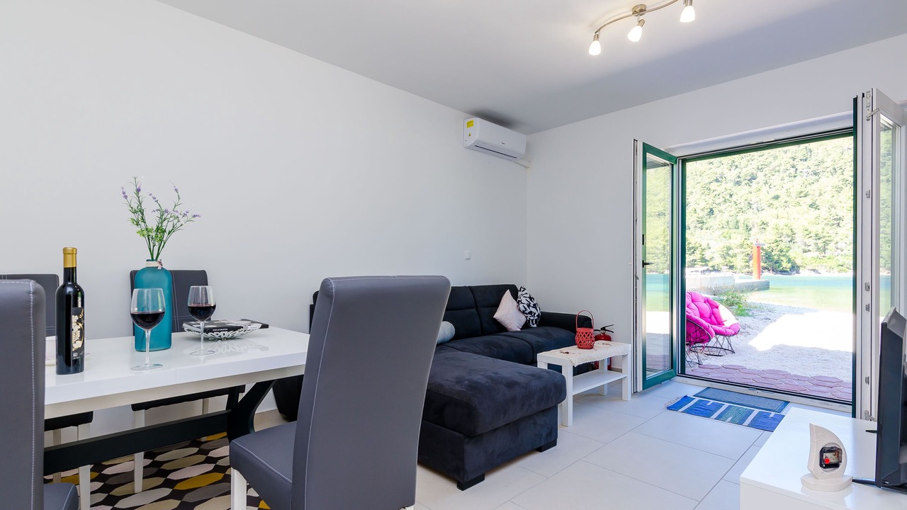Photo of Livingroom in Broce
