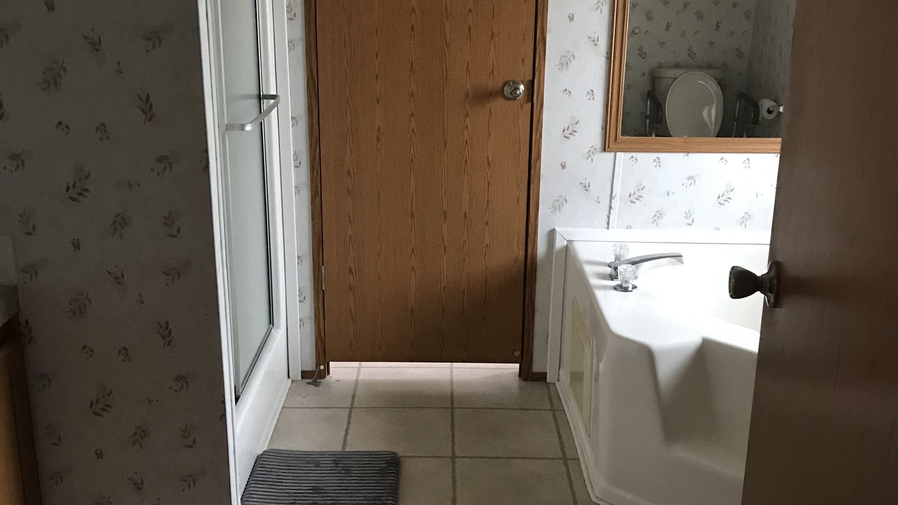 Photo of Bathroom in Monroe City