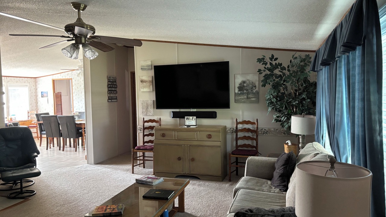 Photo of Livingroom in Monroe City