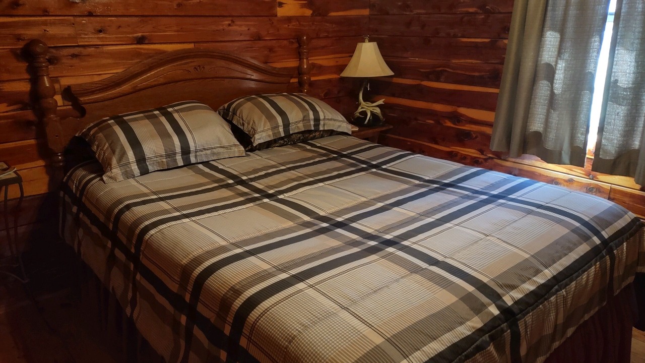 Photo of Bedroom in Mountain Pine