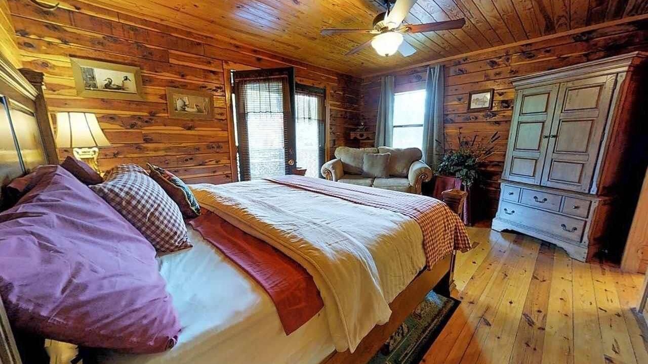 Photo of Bedroom in Mountain Pine