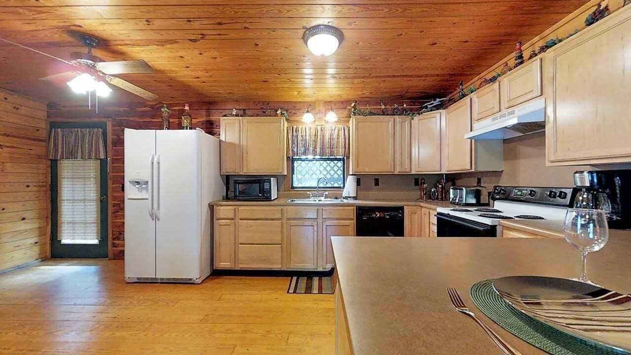 Photo of Kitchen in Mountain Pine