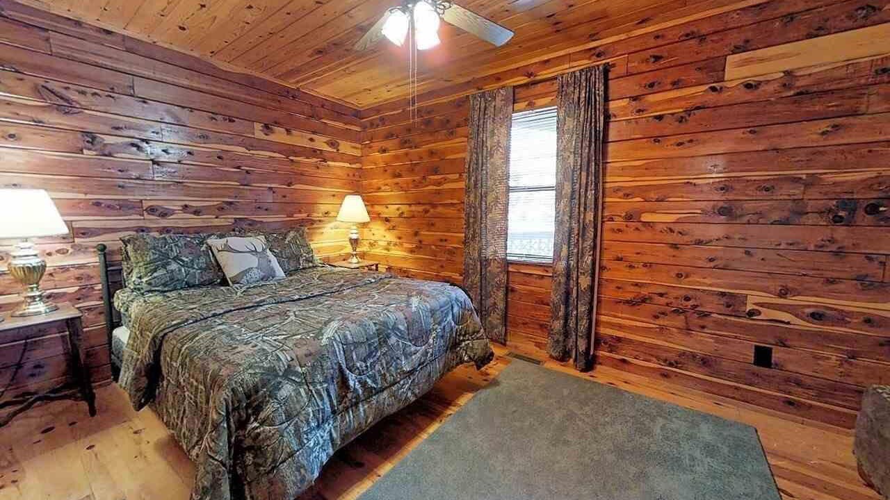 Photo of Bedroom in Mountain Pine