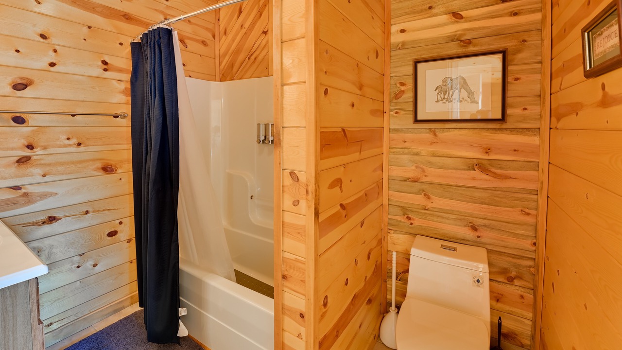 Photo of Bathroom in Beattyville