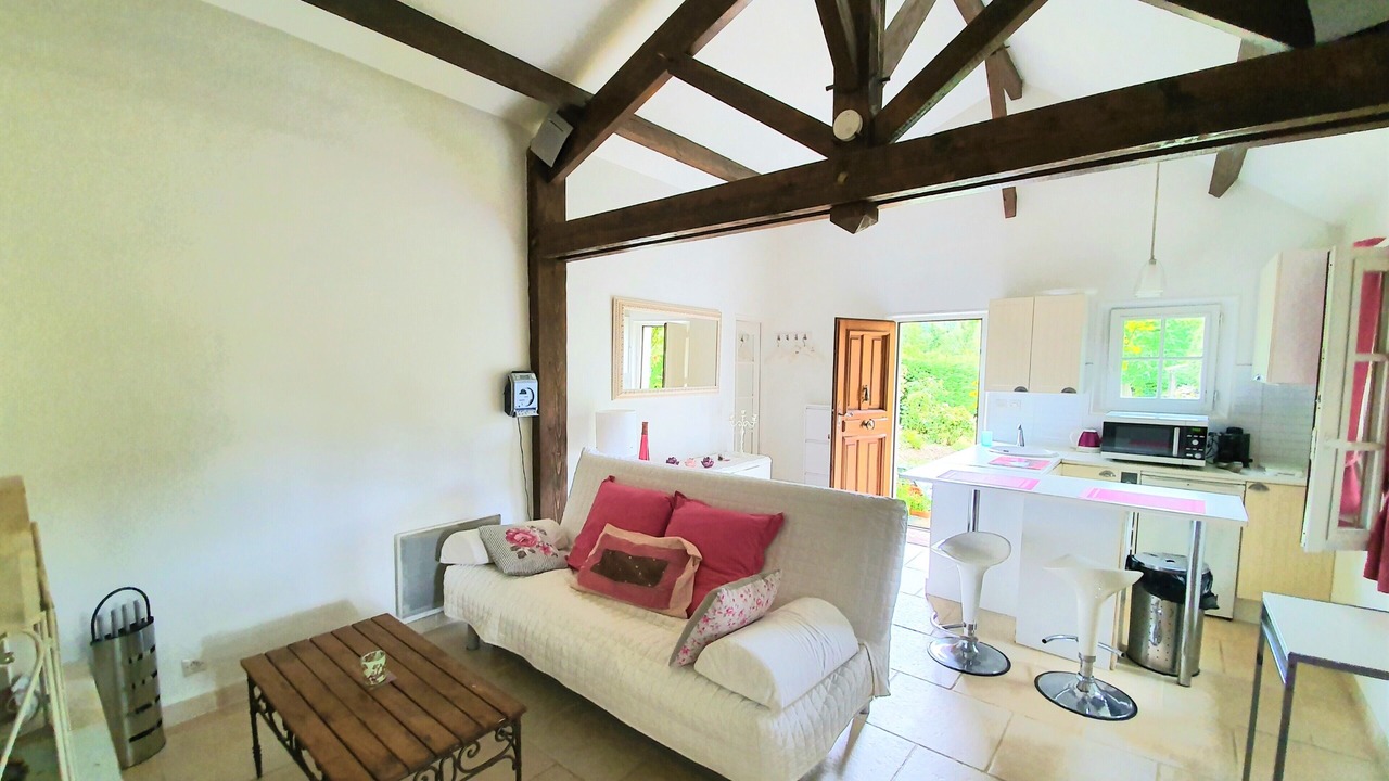 Photo of Livingroom in Sainte-Genevieve-les-Gasny