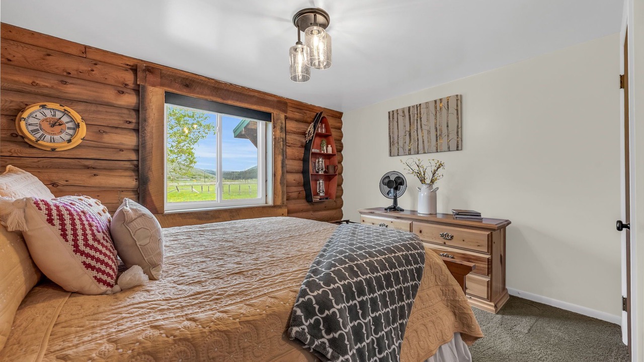 Photo of Bedroom in Scofield