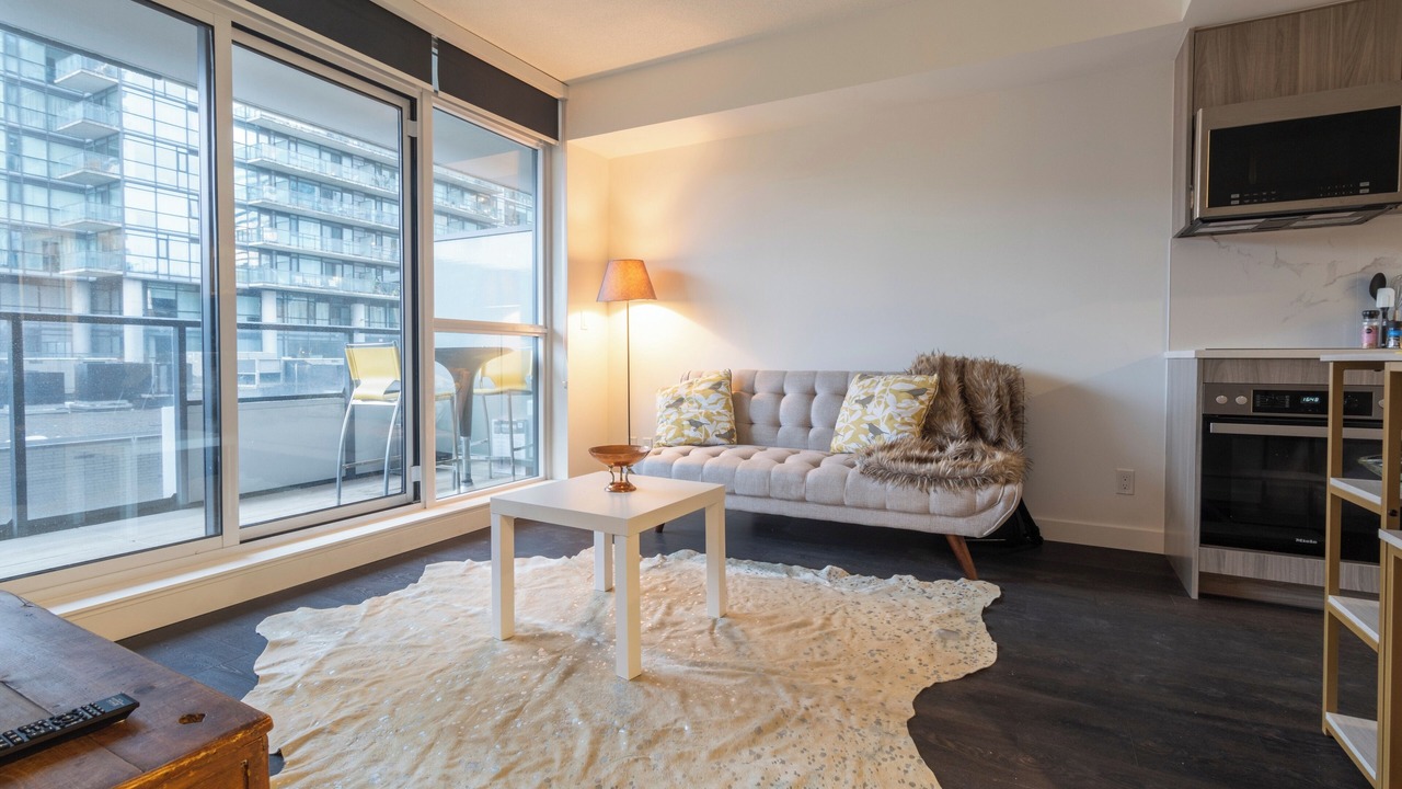 Photo of Livingroom in Toronto Entertainment District