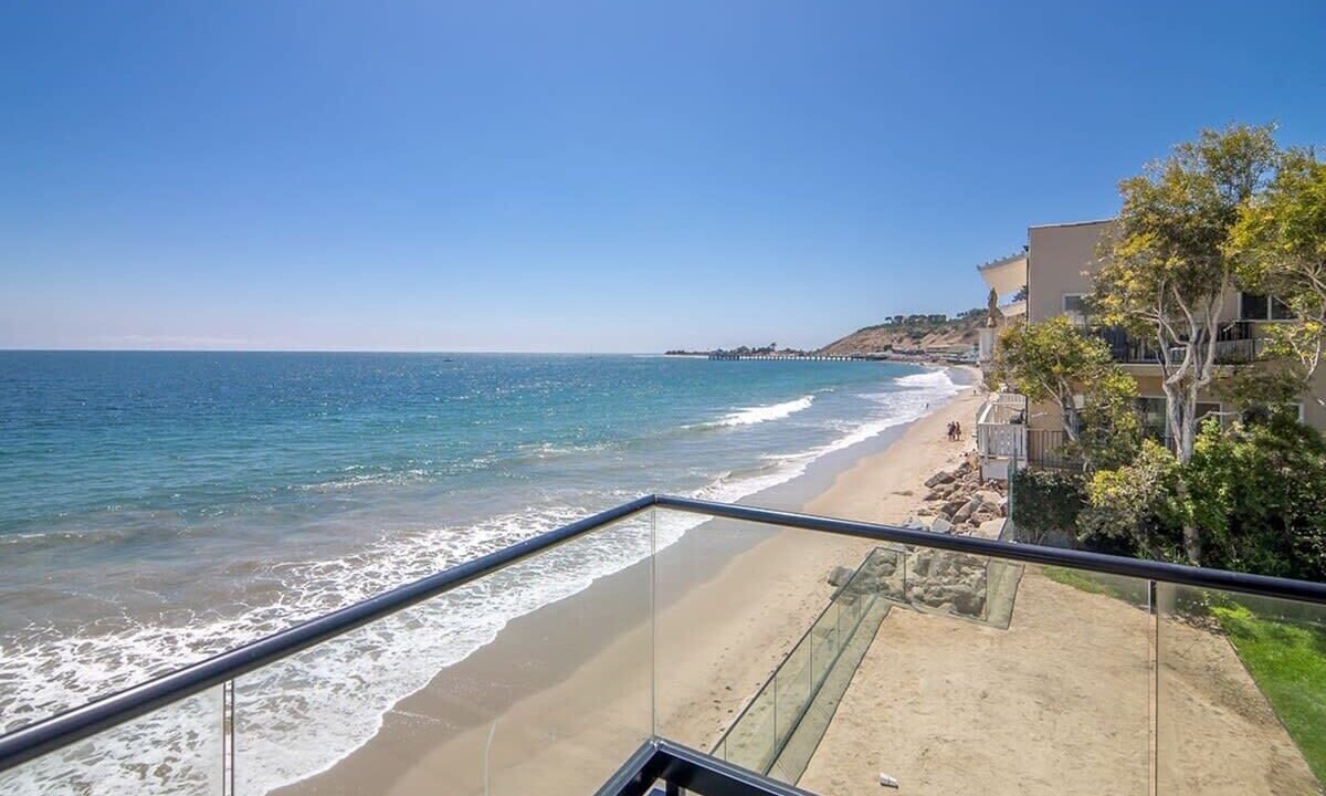 Photo of Patio Balcony in Eastern Malibu