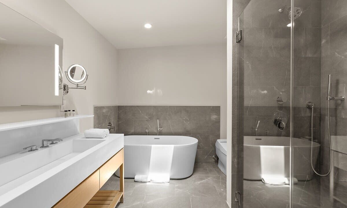 Photo of Bathroom in Eastern Malibu