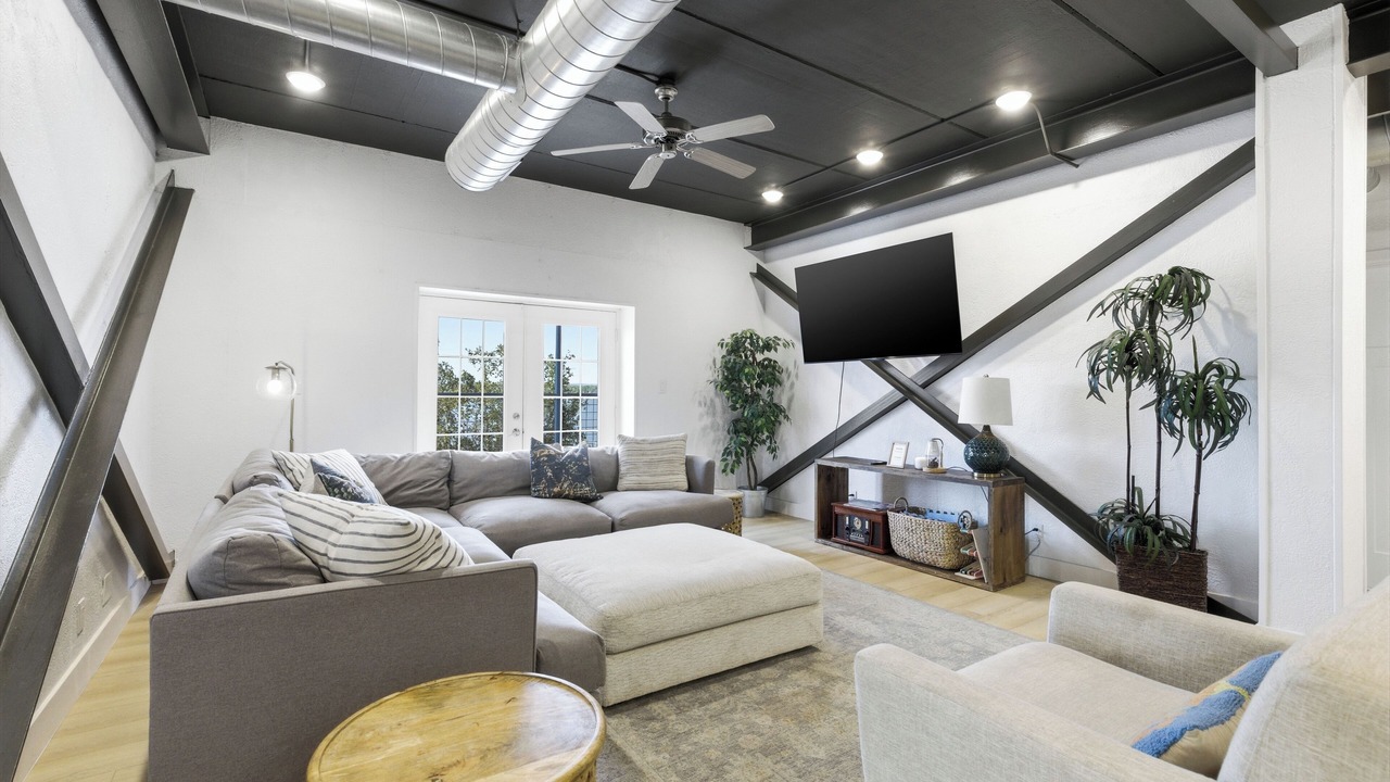 Photo of Livingroom in Lakeway