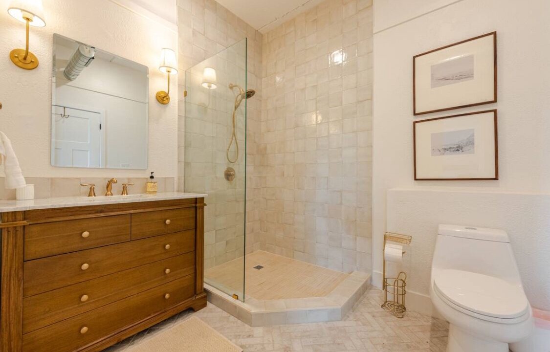 Photo of Bathroom in Lakeway