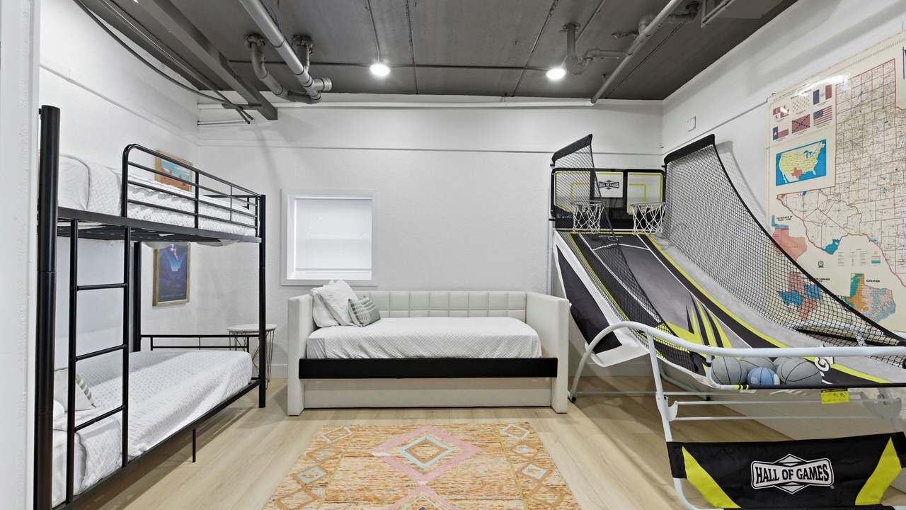 Photo of Bedroom in Lakeway