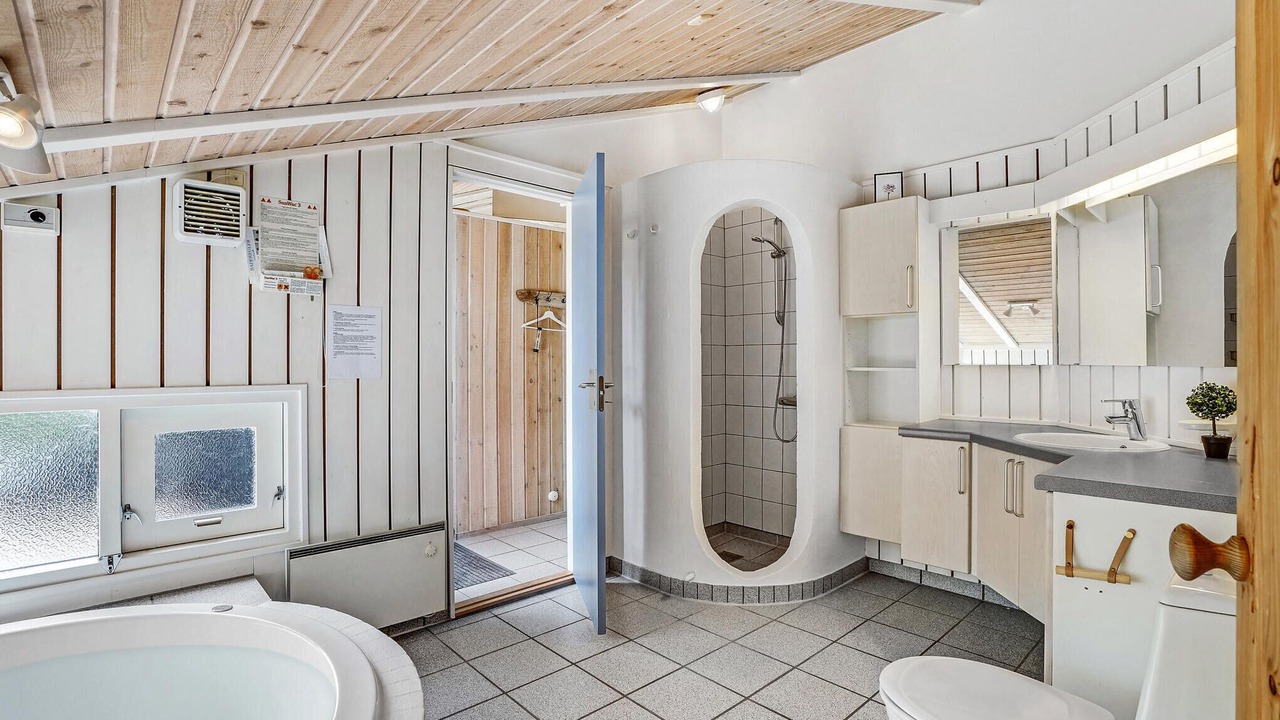 Photo of Bathroom in Agger