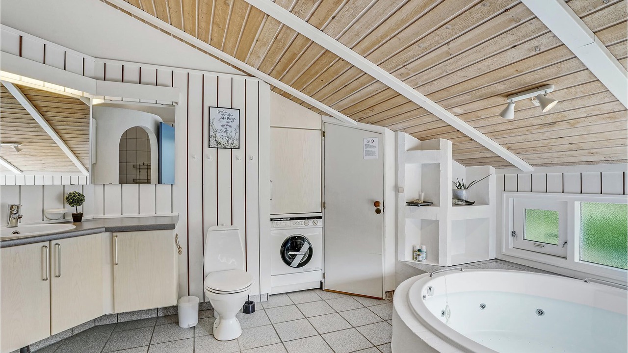 Photo of Bathroom in Agger