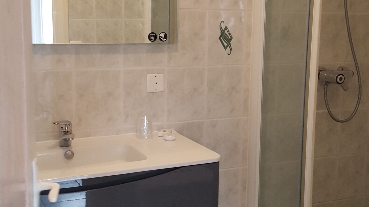 Photo of Bathroom in Montsenelle