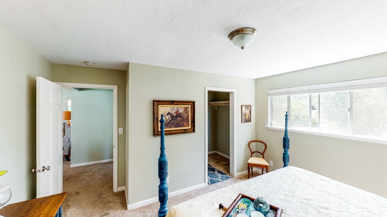Photo of Bedroom in Poulsbo