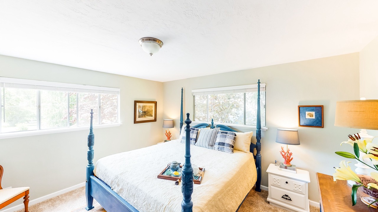 Photo of Bedroom in Poulsbo