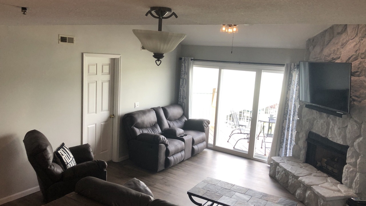 Photo of Livingroom in Camdenton