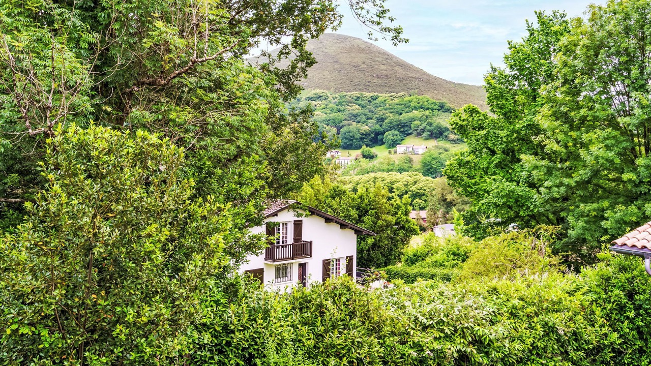 Photo of Others in Ascain