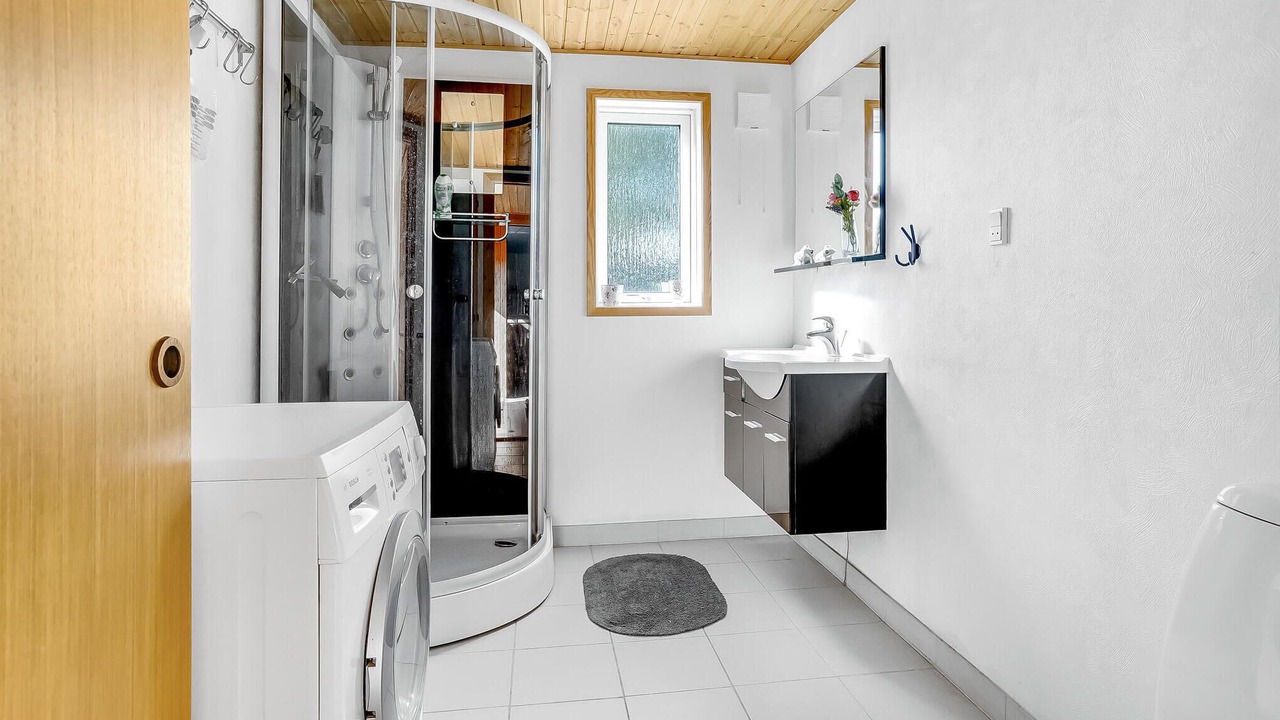 Photo of Bathroom in Hou