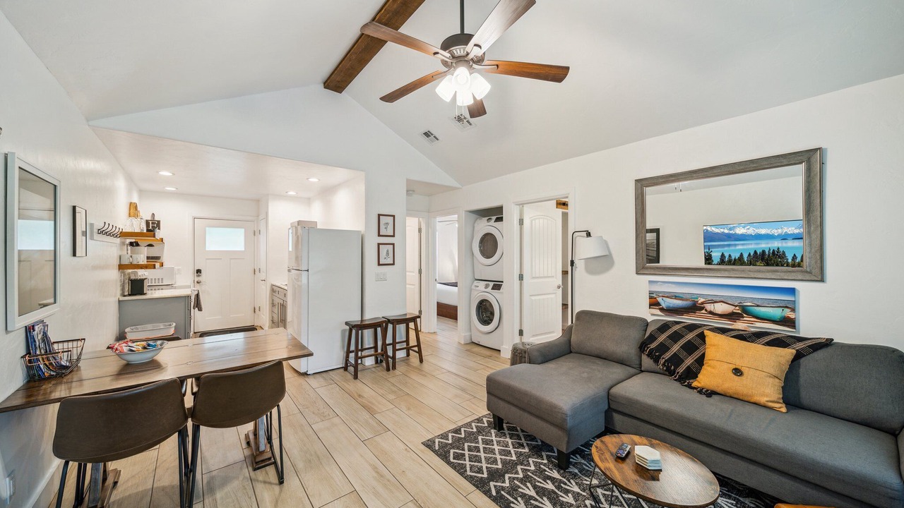 Photo of Livingroom in Grove