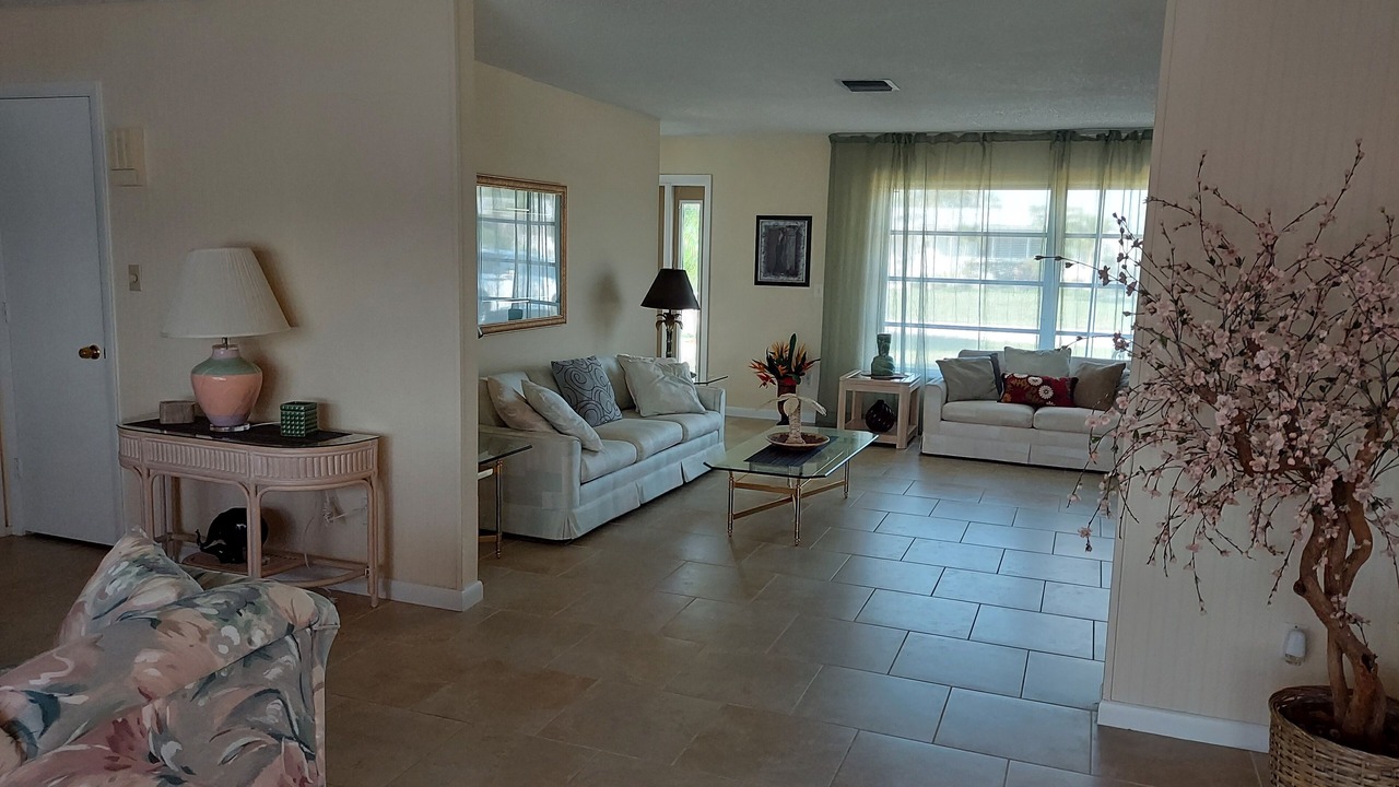 Photo of Bedroom in Edgewater