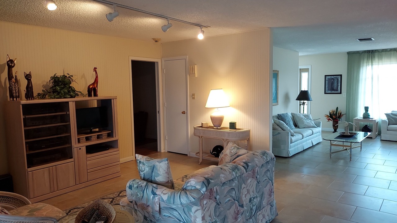 Photo of Bedroom in Edgewater