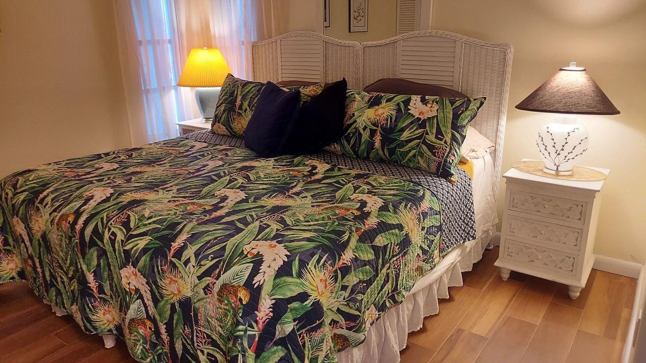 Photo of Bedroom in Edgewater