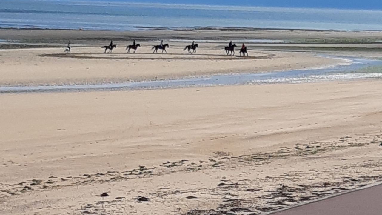 Photo of Others in Bernieres-sur-Mer